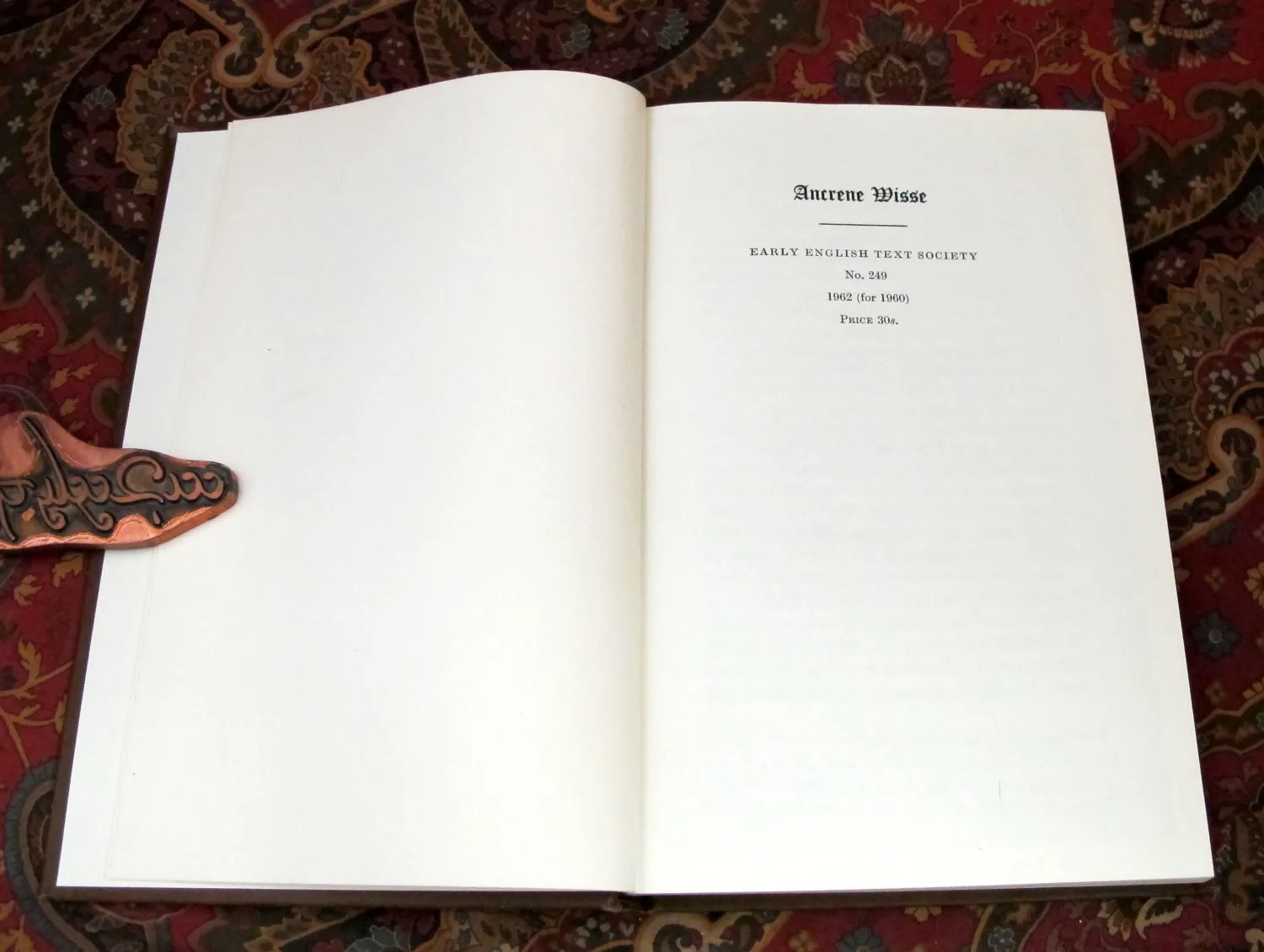 Édition originale de l'essai Ancrene Wisse de John Ronald Reuel Tolkien. Faux titre.