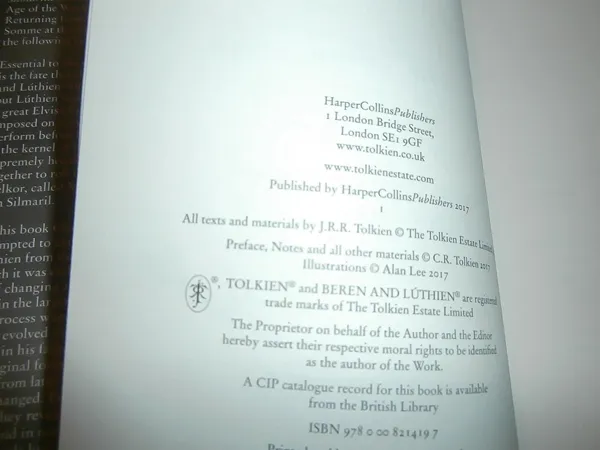 Édition originale du conte Beren and Lúthien de John Ronald Reuel Tolkien. Verso de la page de titre.
