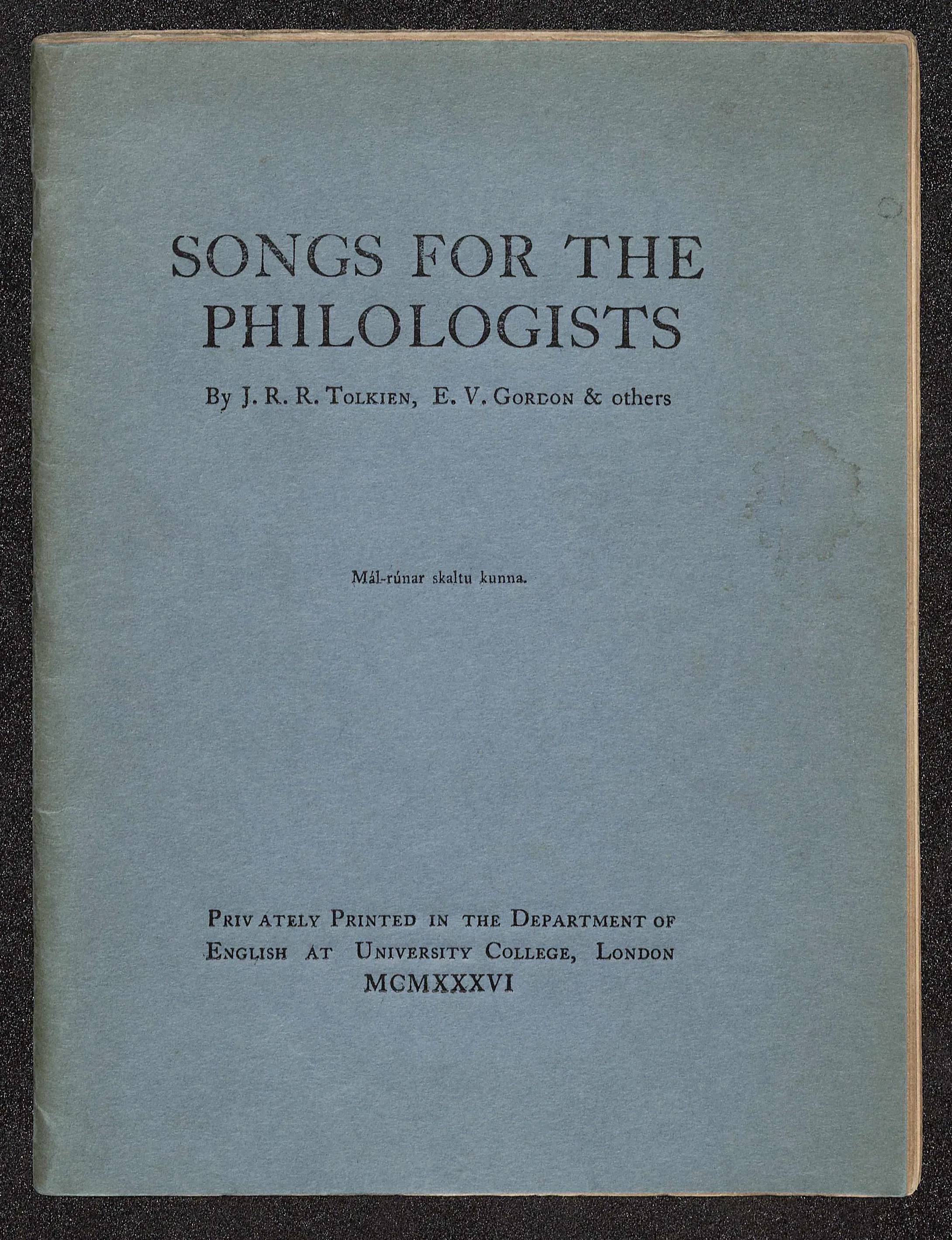 Édition originale du recueil de poèmes Songs for the Philologists de John Ronald Reuel Tolkien. Première de couverture.