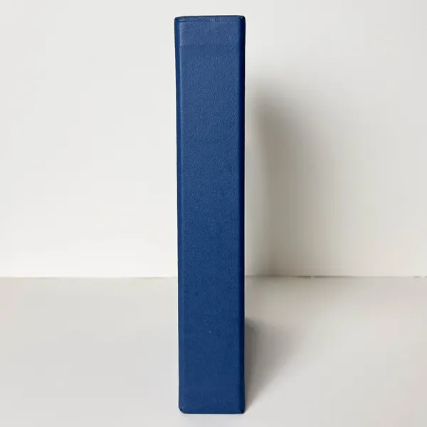 Édition originale du roman The Children of Húrin de John Ronald Reuel Tolkien. Coffret (tranche).