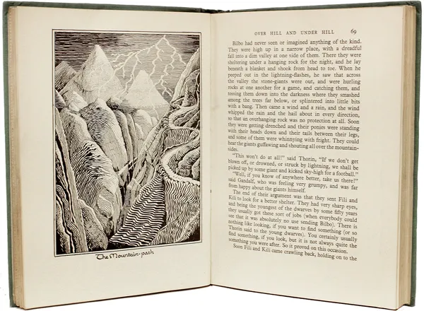 Édition originale du roman The Hobbit de John Ronald Reuel Tolkien. Illustration : The Mountain-path (page 68) et page 69.