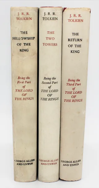 Édition originale du roman The Lord of the Rings, de John Ronald Reuel Tolkien. Jaquette (dos) des 3 tomes.