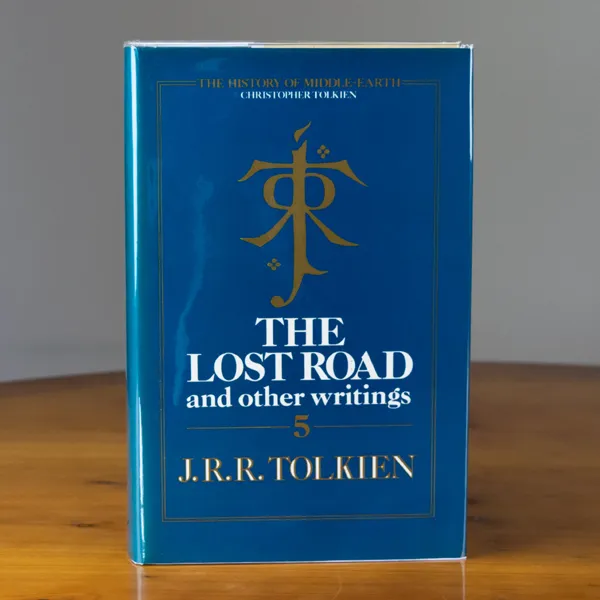 Édition originale du roman The Lost Road, de John Ronald Reuel Tolkien. Jaquette (première de couverture).