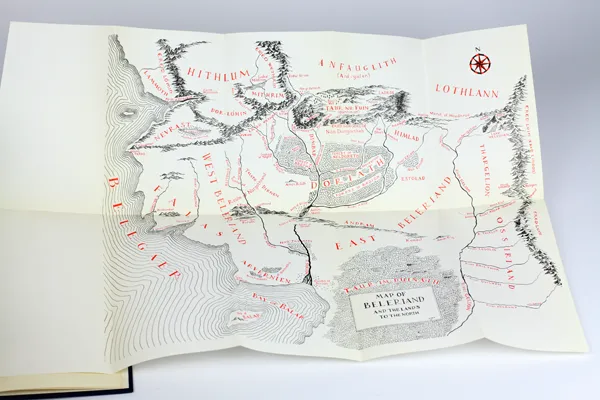Édition originale du roman The Silmarillion, de John Ronald Reuel Tolkien. Carte du Beleriand.