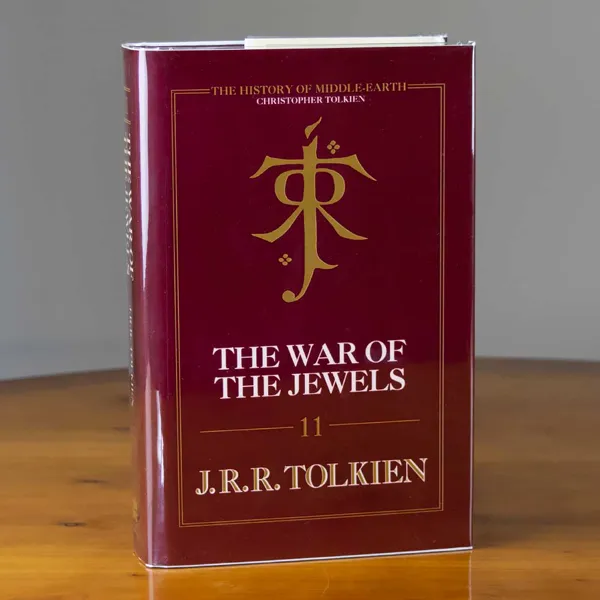 Édition originale du roman The War of the Jewels, de John Ronald Reuel Tolkien. Jaquette (première de couverture).