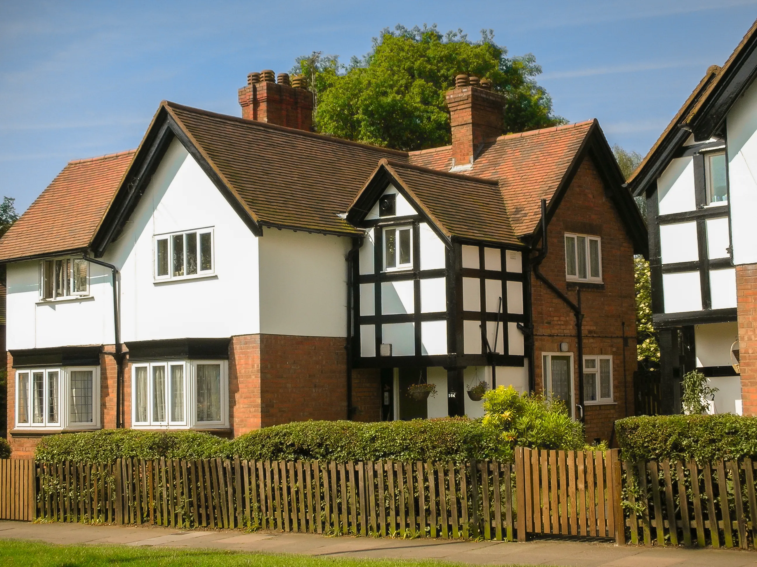 Photo : 5 Gracewell Cottages, Sarhole. Adresse du hameau de la banlieue de Birmingham, à laquelle réside la famille Tolkien de 1896 à 1900.