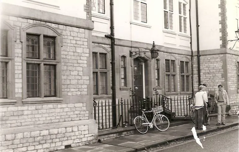 Photo : Merton Street à Oxford, où John Ronald Reuel Tolkien réside à partir de 1971.