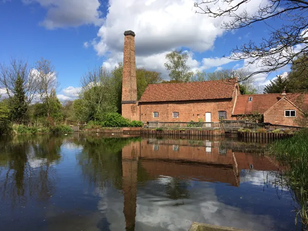 Photo : Moulin de Sarehole, qui servira de modèle au moulin de l'étang de Lèzeau du village d'Hobbiteville dans le roman Le Hobbit.