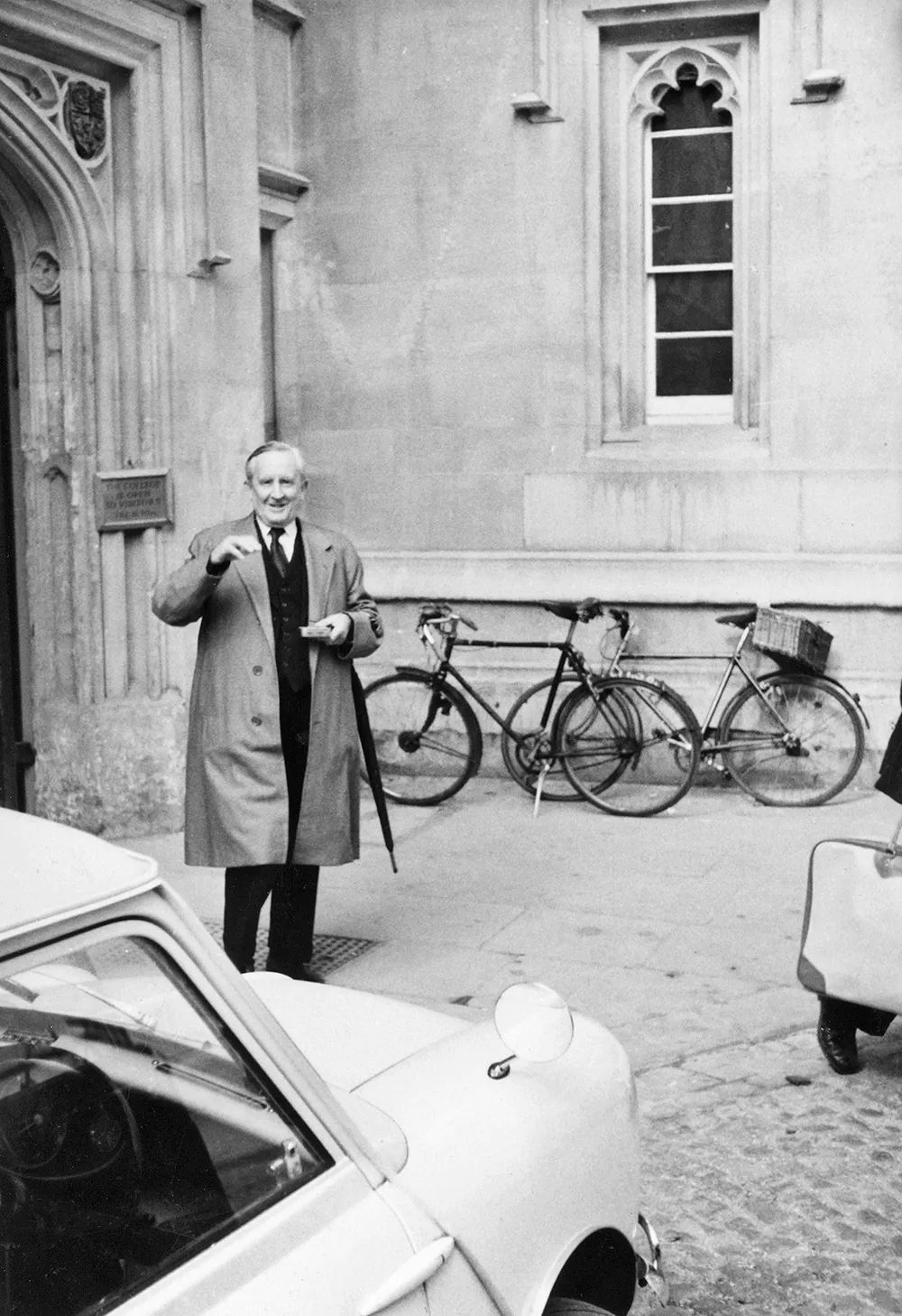 Photo : John Ronald Reuel Tolkien à Pembroke College à Oxford, année 1960.