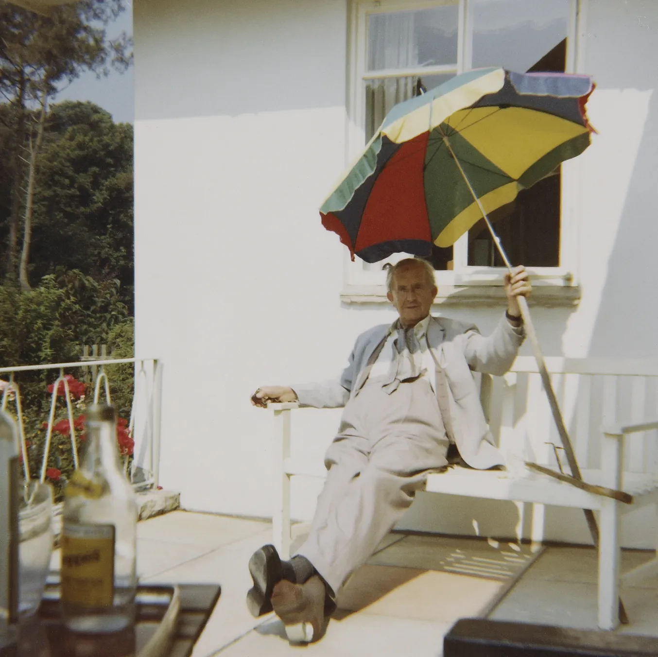 Photo : John Ronald Reuel Tolkien à Poole, août 1968.